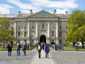 Inquire compelling Reasons to Pursue Your Master's Degree in Ireland: The Benefits of Choosing Irish Colleges